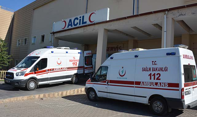 2 otomobil çarpıştı! 4 yaralı