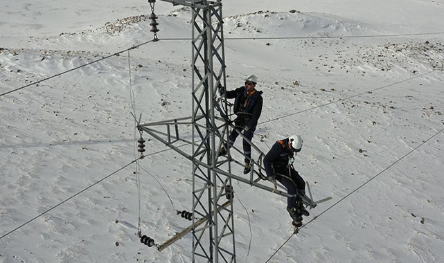 Elektrik arıza ekipleri yoğun mesaide!