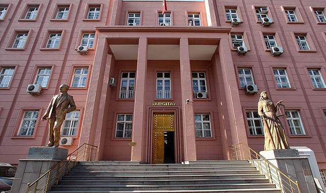 Eşinin kredini kartını iptal ettirmek tazminat sebebi!