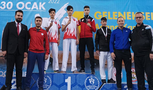 Eyyübiyeli gençlerden altın madalya!