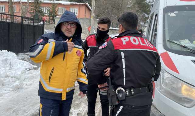 Hasta taşıyan ambulansın şoförü darbedildi