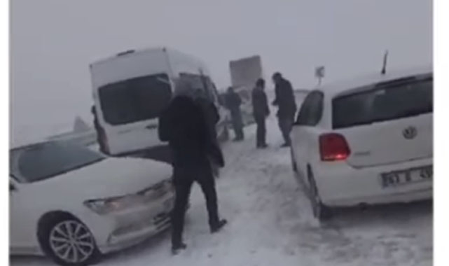 Hilvan yolunda zincirleme trafik kazası!