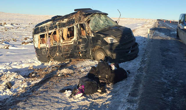 Urfa’da minibüs devrildi, 11 öğrenci yaralandı