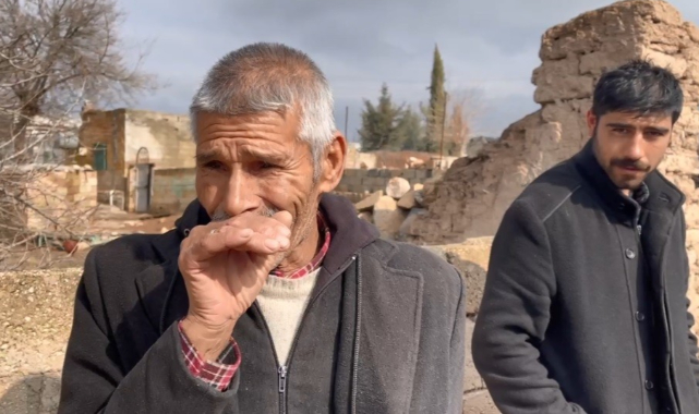Elini kaval gibi kullanıyor!