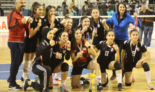 Gençlik Spor namağlup şampiyon!