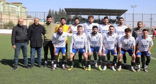 Lider Bozova Belediyespor rahat kazandı