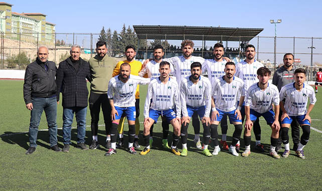 Lider Bozova Belediyespor rahat kazandı