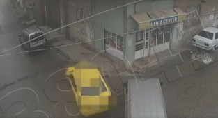 Trafik kazaları güvenlik kamerasında!