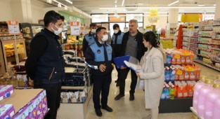 Marketlerde stok ve etiket denetimi sürüyor