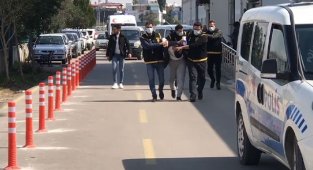 Okulun güvenlikçisini kaçırdı!