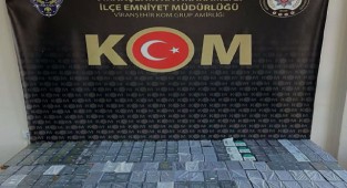 Viranşehir'de 158 kaçak telefon ele geçirildi!