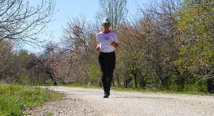 59 yaşında maratona hazırlanıyor!