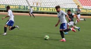 Şampiyon Akçakale Belediyespor