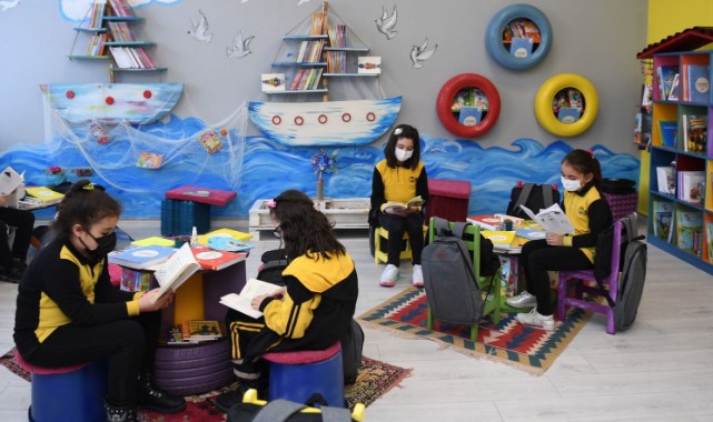 Okul kütüphanalerinde kitap sayısı artıyor