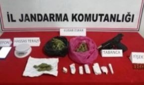 Uyuşturucu satıcıları ve kaçakçılara darbe
