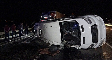 Öğrencileri taşıyan minibüs tıra çarptı! 17 yaralı