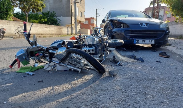 Otomobil ile motosiklet çarpıştı: 2 yaralı