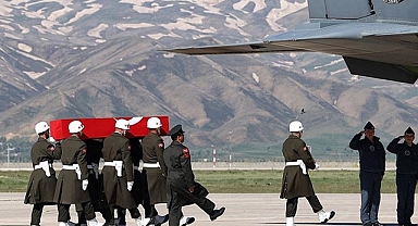 Şehit askerler son yolculuğuna uğurlandı!