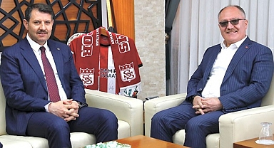 Yeni Urfa Valisi veda ziyaretlerini sürdürüyor