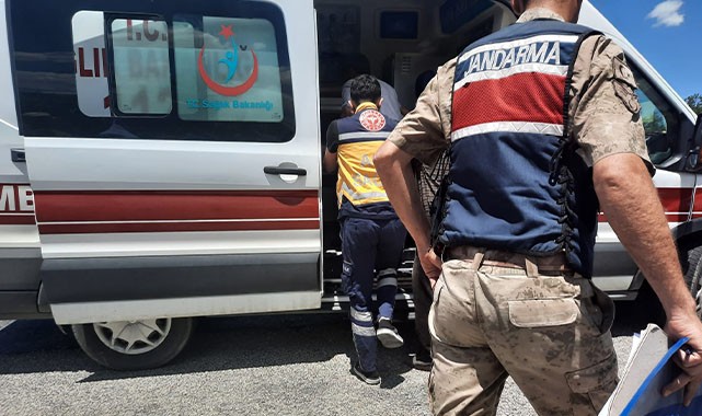 Devrilen aracın sürücüsü yaralandı!