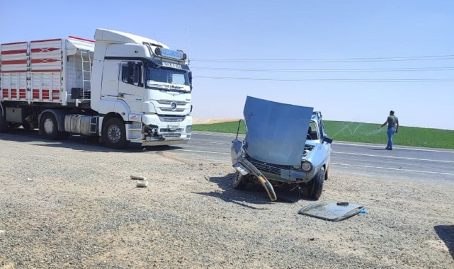  Tır ile otomobil çarpıştı: 2 yaralı