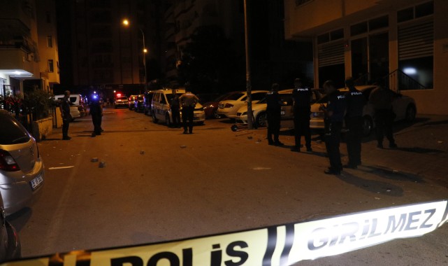 Adana’da gece yarısı silahlı kavga: 2 yaralı