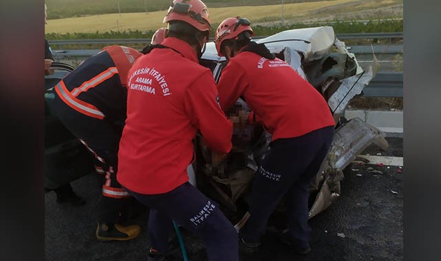 Balıkesir'de feci kaza! 5 kişi olay yerinde öldü