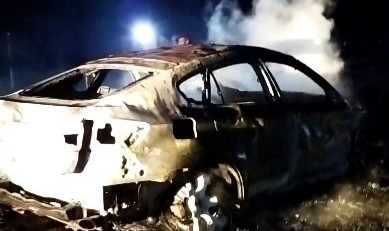 Seyir halindeyken alev alan otomobil küle döndü
