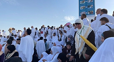 Hacılar Arafat Dağı'nda!