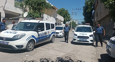 Husumetli iki grup arasında yumruklar konuştu