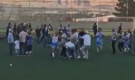Komşu ilde futbol sahası savaş alanına döndü!