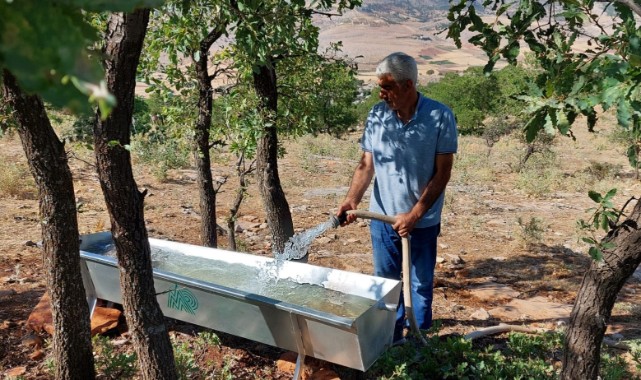  Yaban hayvanları için doğaya su bırakıldı