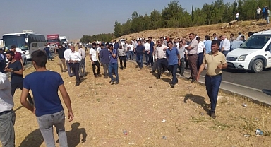 Besiciler yol kapattı yüzlerce araç kuyruğu oluştu