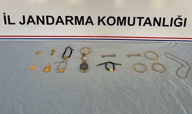 Evden altın çalan hırsızlar tutuklandı!