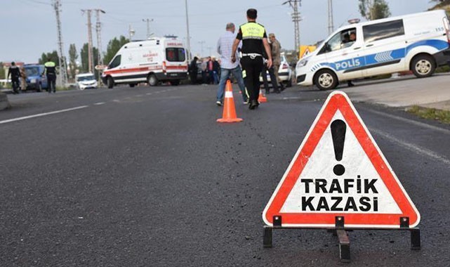 Motosiklet kamyonla çarpıştı! 1 ağır yaralı