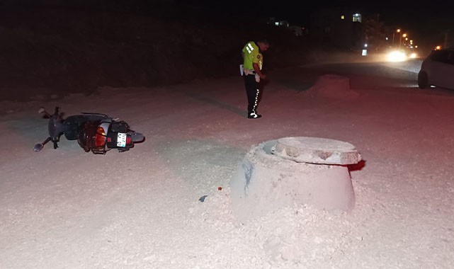Motosiklet, rögar bacasına çarptı!