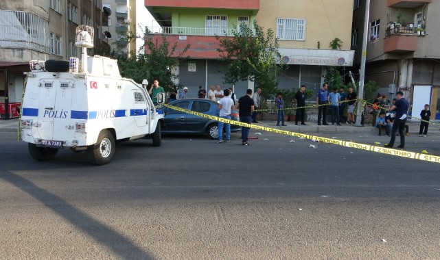 Cadde ortasında silahlı çatışma! 3 yaralı