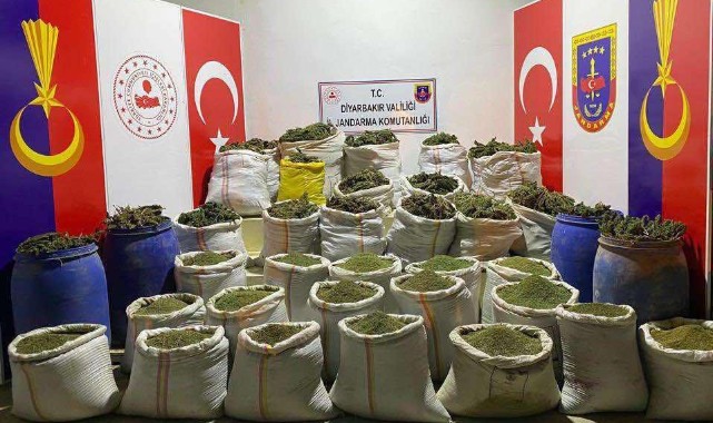 Diyarbakır'da Eren Abluka-34 operasyonu devam ediyor