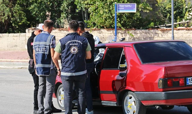 Düzensiz göçmen operasyonu! 788 kişi yakalandı!