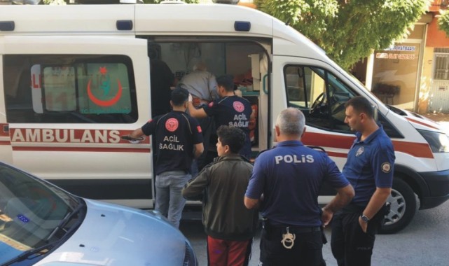 Para vermedi diye babasını bıçakladı