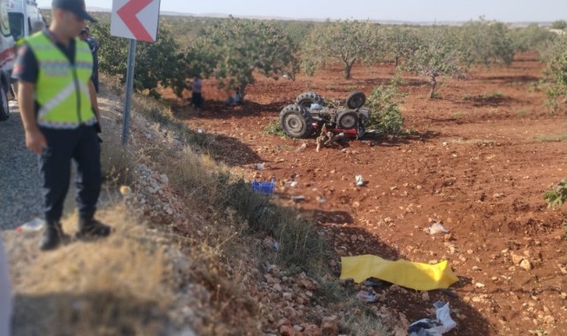 Traktör fıstık tarlasına uçtu! 1 ölü, 4 yaralı