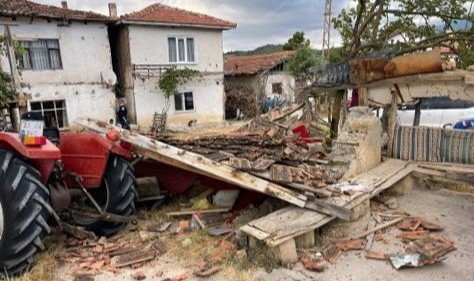 Traktörün çarptığı yaşlı adam hayatını kaybetti