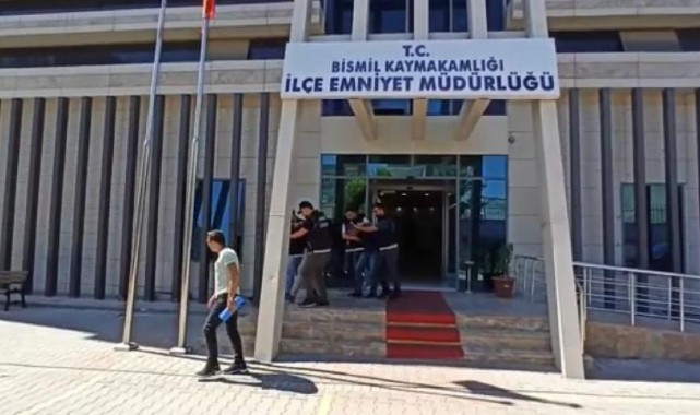 Uyuşturucu satıcıları yakayı ele verdi