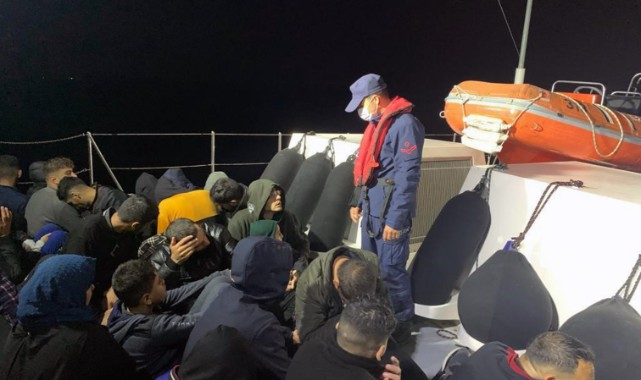 82 düzensiz göçmen kurtarıldı