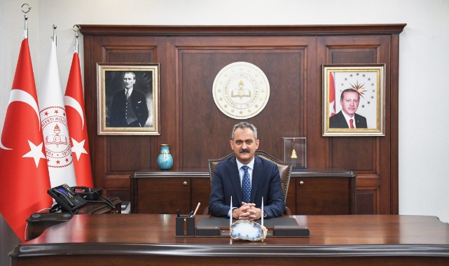 Bakan Özer Hollanda'ya gidiyor