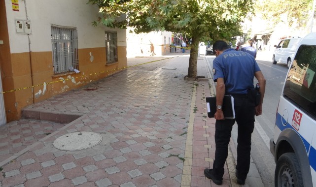 Husumetlisi sırtından bıçakladı! Ağır yaralandı