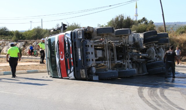 Tır ile beton mikseri çarpıştı! 1 yaralı