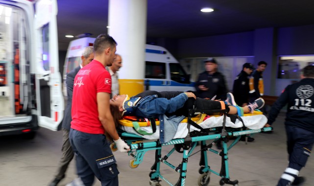 Yolcu midibüsü devrildi: 21 yaralı