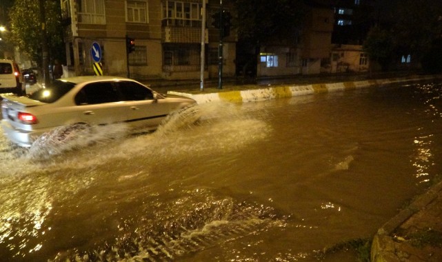 Çevre yolları sular altında kaldı