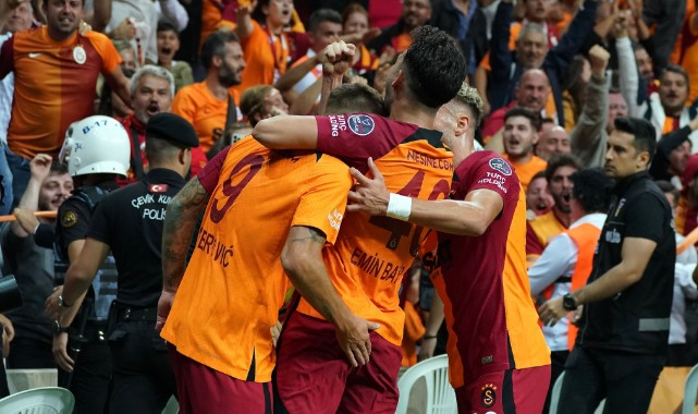 Galatasaray'da derbide hedef 3 puan
